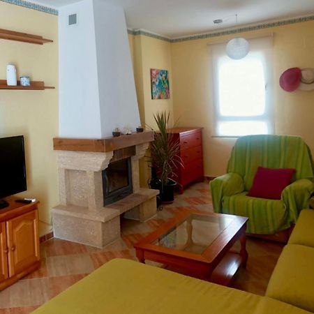 Chalet Adosado Con Azotea Andaluza Y Patio, Junto A La Playa Ісла-Крістіна Екстер'єр фото