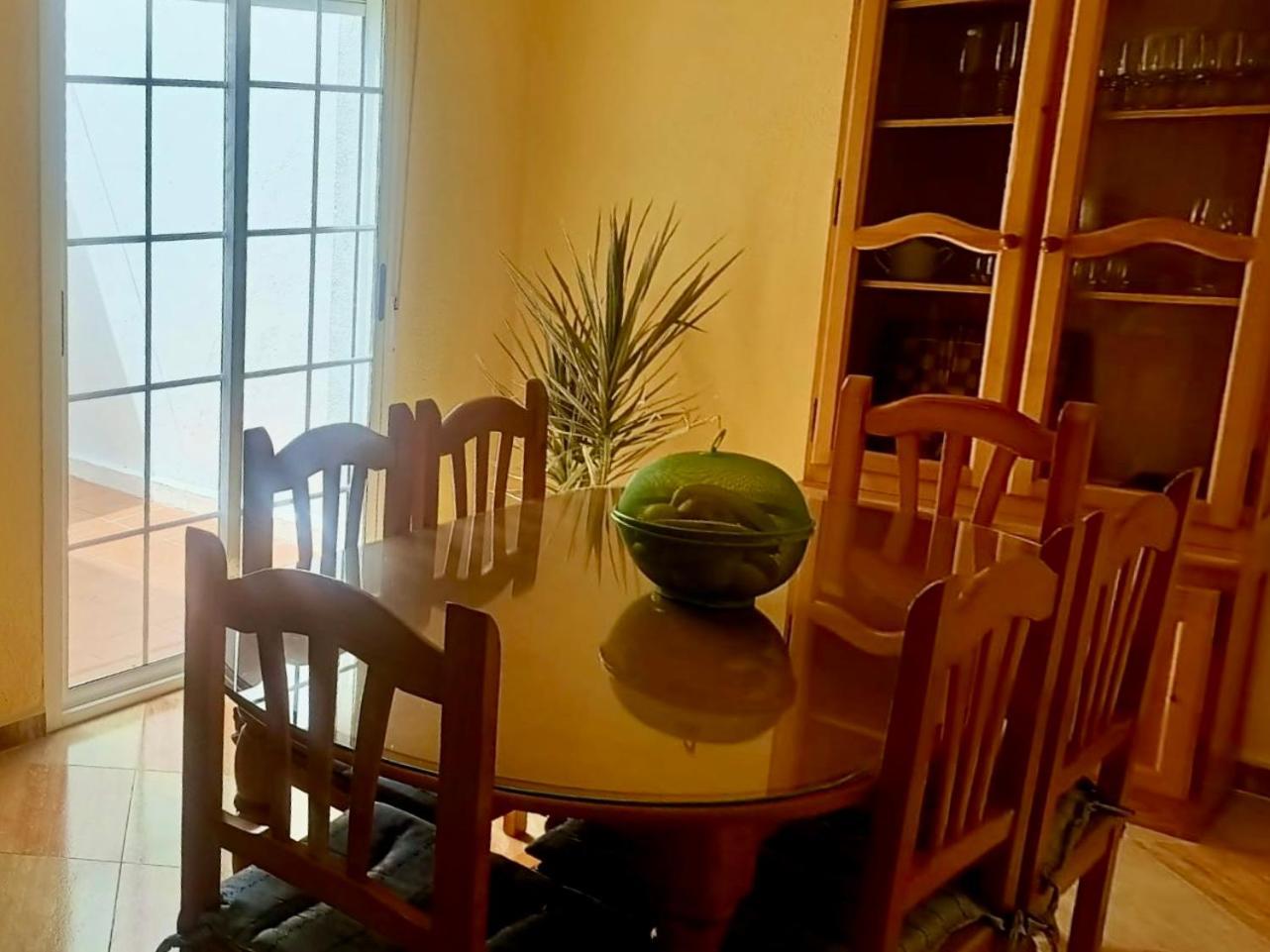 Chalet Adosado Con Azotea Andaluza Y Patio, Junto A La Playa Ісла-Крістіна Екстер'єр фото